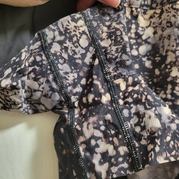 COPY - Lululemon 2-in-1 SHR Short 6" - Picture 9 of 11